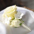 butonierka ślubna,róża, biała